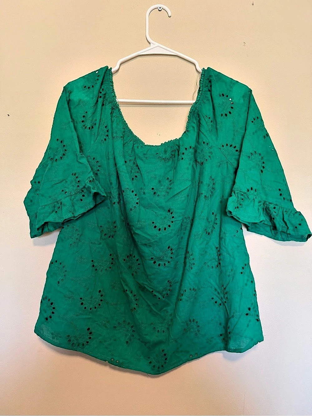 André by Unit Eyelet Floral Blouse in Green Large Like New